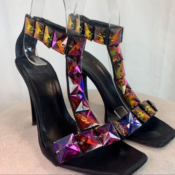 Gucci PINK & PURPLE IRIDESCENT JEWELED BLACK STRAPPY HEELED SANDAL Sz 6 rainbow - Picture 3 of 9
